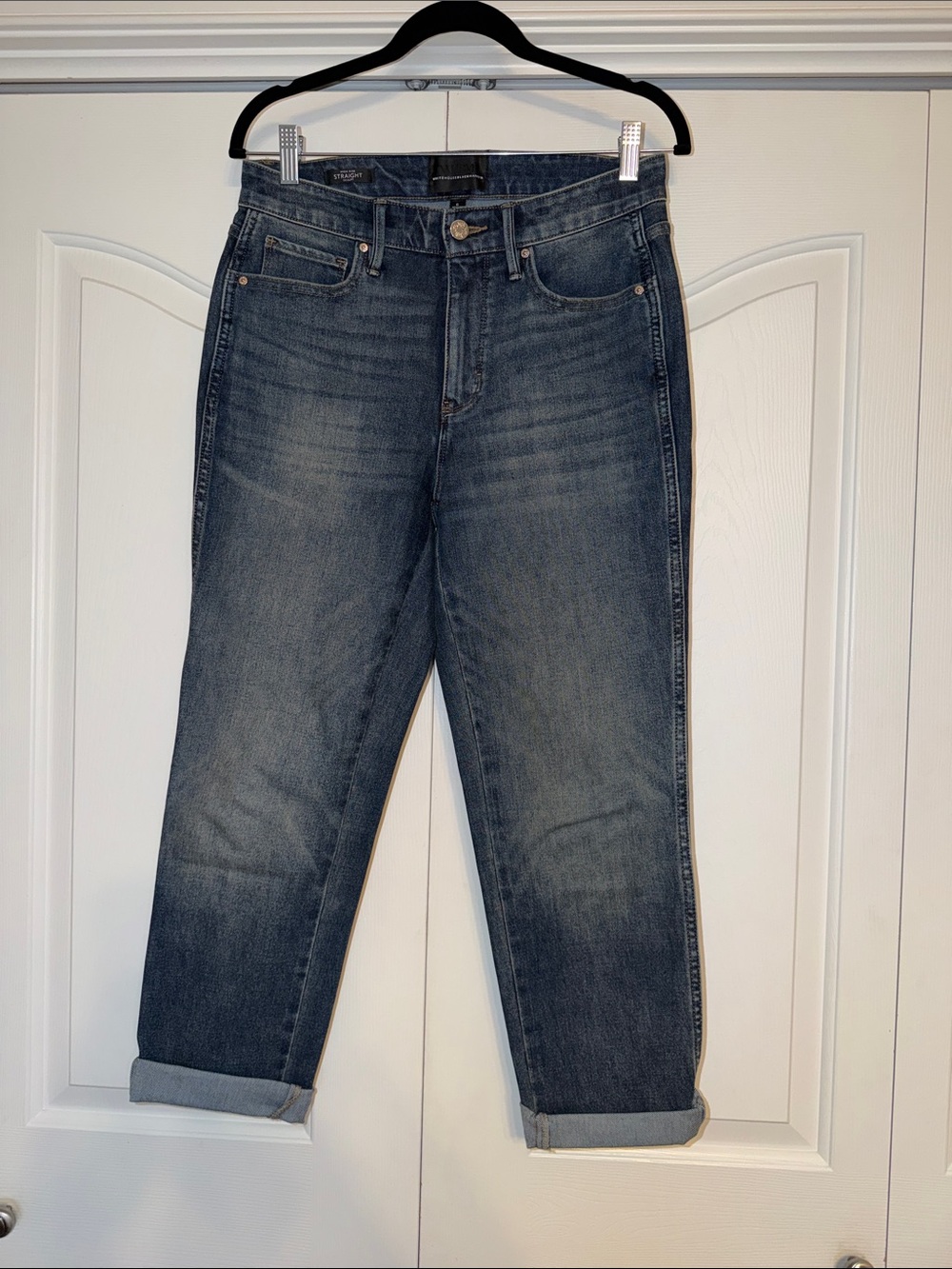 White House Black Market Washed Dark Blue High-rise Straight Sculpt Jeans Size 6